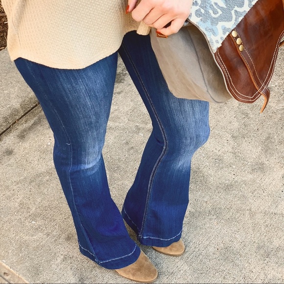 ✨LAST ONE✨Bestselling Pull On Flare Jeans - Picture 3 of 8